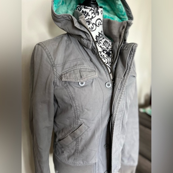 TNA Jacket - Picture 3 of 16